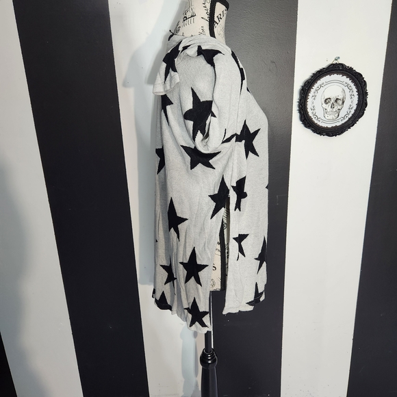 Oversized Star Print Sweater - Picture 4 of 7